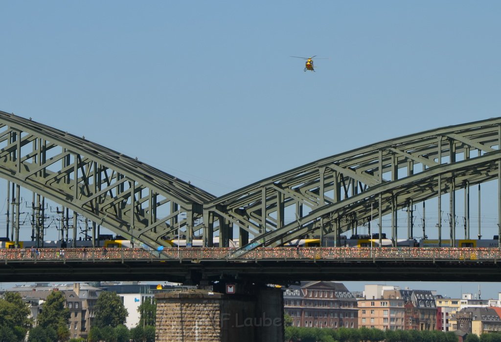 PRhein Koeln Hoehe Hohenzollernbruecke P05.JPG - Miklos Laubert